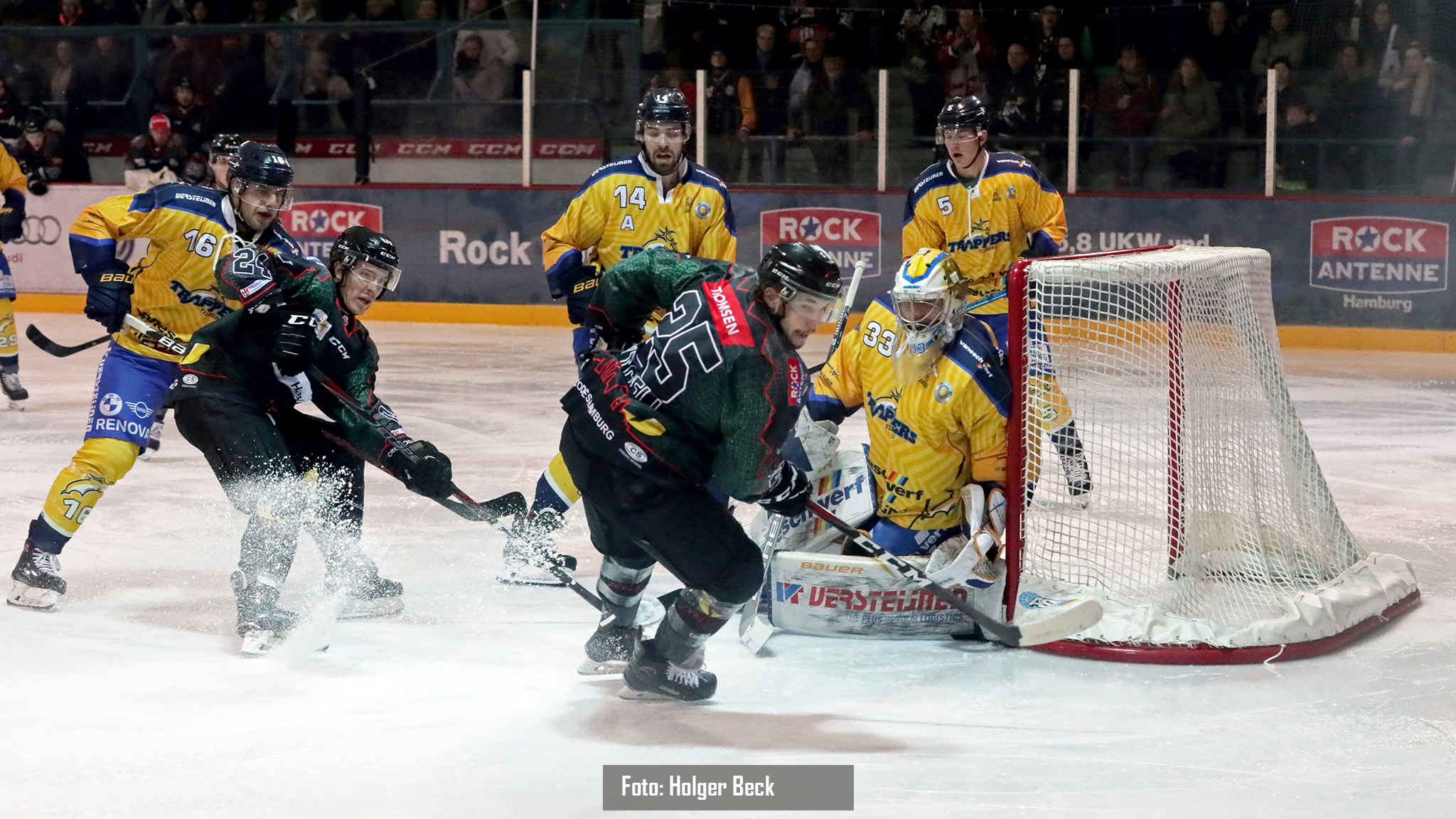 Crocodiles Hamburg vs. Tilburg Trappers (3-8)