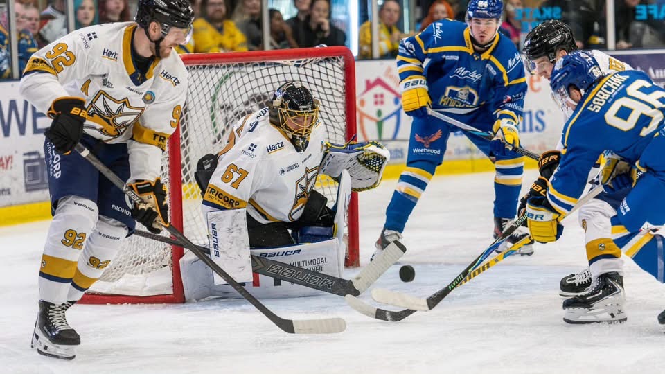 Trappers keert met twee overwinningen terug uit Engeland